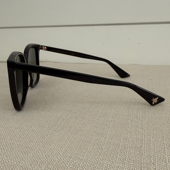 Gucci Women's Black Sunglasses - Picture 7 of 9